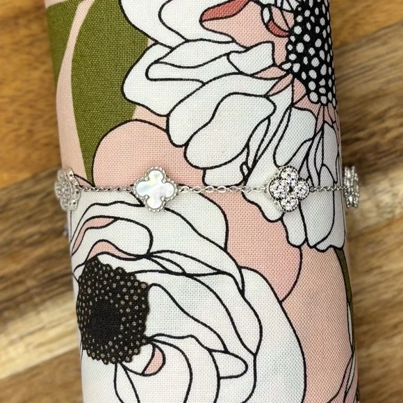 Moissanite White Mother of Pearl Clover Inspired Bracelet 925 Sterling Silver - Picture 4 of 6